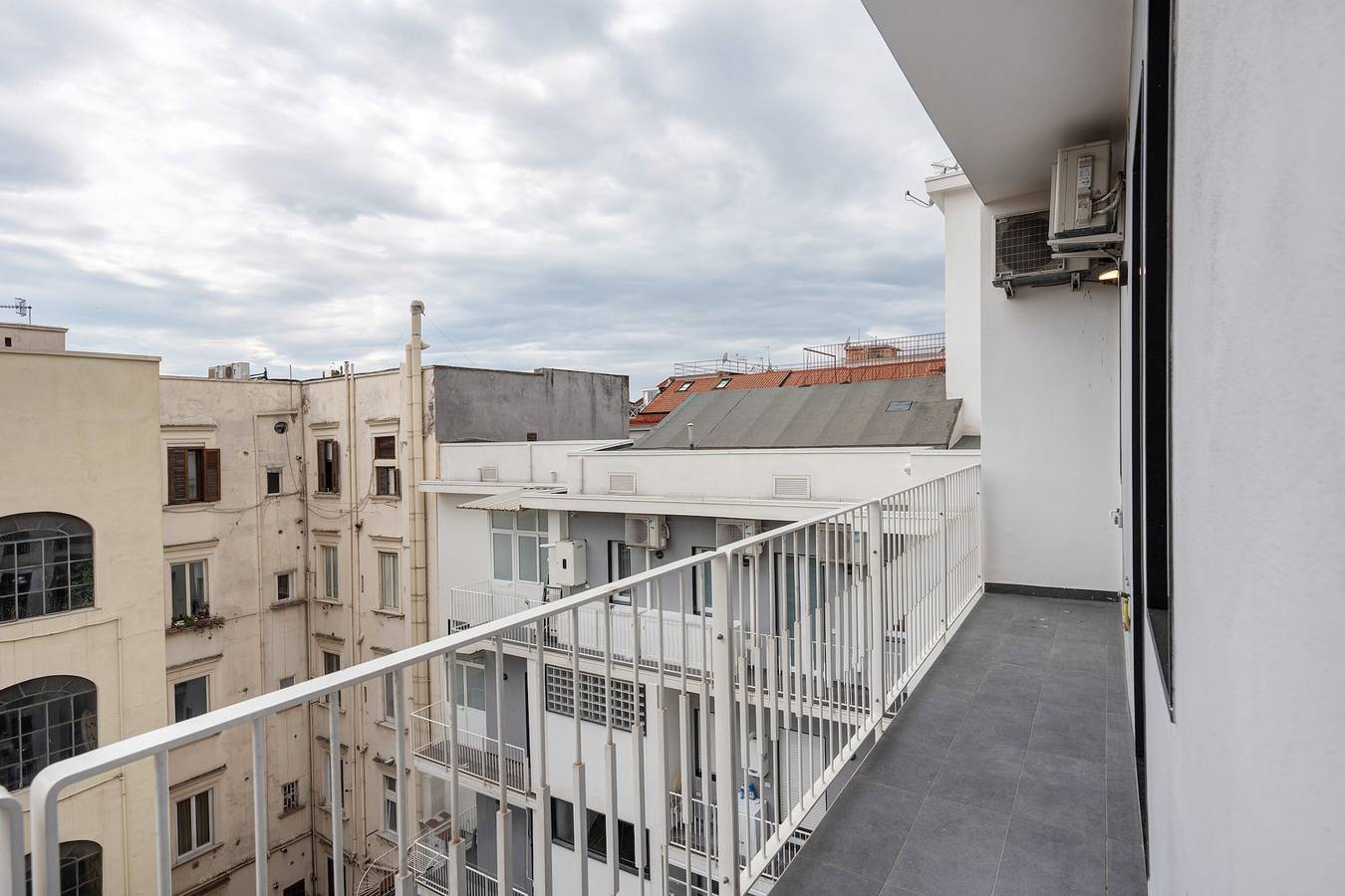 Ganze Wohnung, Ferienwohnung 'Luxury - Zona Lungomare' mit Balkon, Wi-Fi und Klimaanlage in Neapel, Neapel Provinz