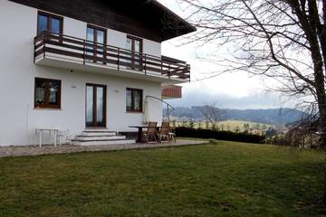 Gîte pour 6 personnes, avec jardin ainsi que vue et terrasse à Asiago