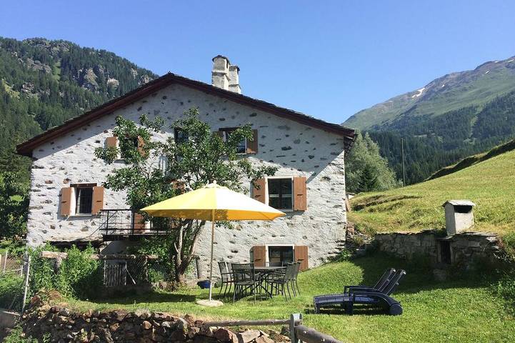 Ferienhaus für 8 Personen, mit Balkon und Garten, mit Haustier