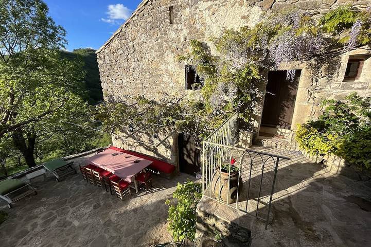 Location de vacances pour 11 personnes, avec Jacuzzi ainsi que Terrasse et Jardin à Bez-et-Esparon