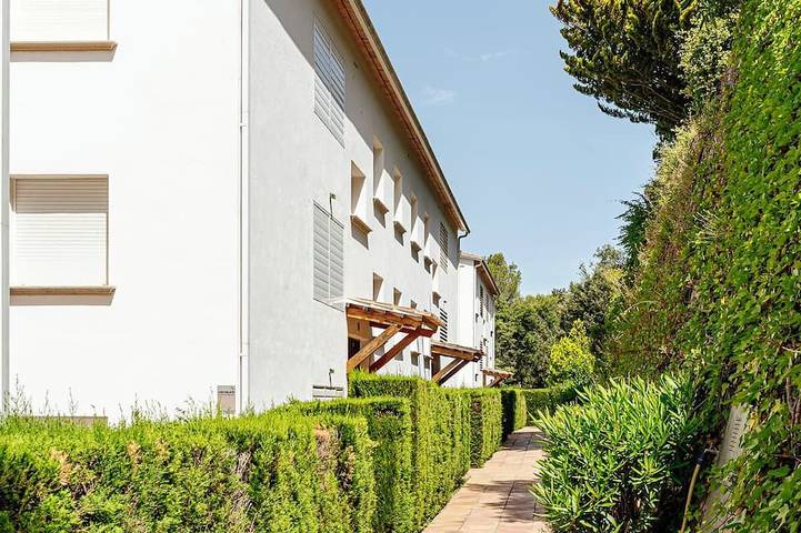 Ganze Wohnung, Sommerangebot - Apartment mit Pool, Terrasse und in Strandnähe in Platja de Tamariu (Palafrugell), Tamariu