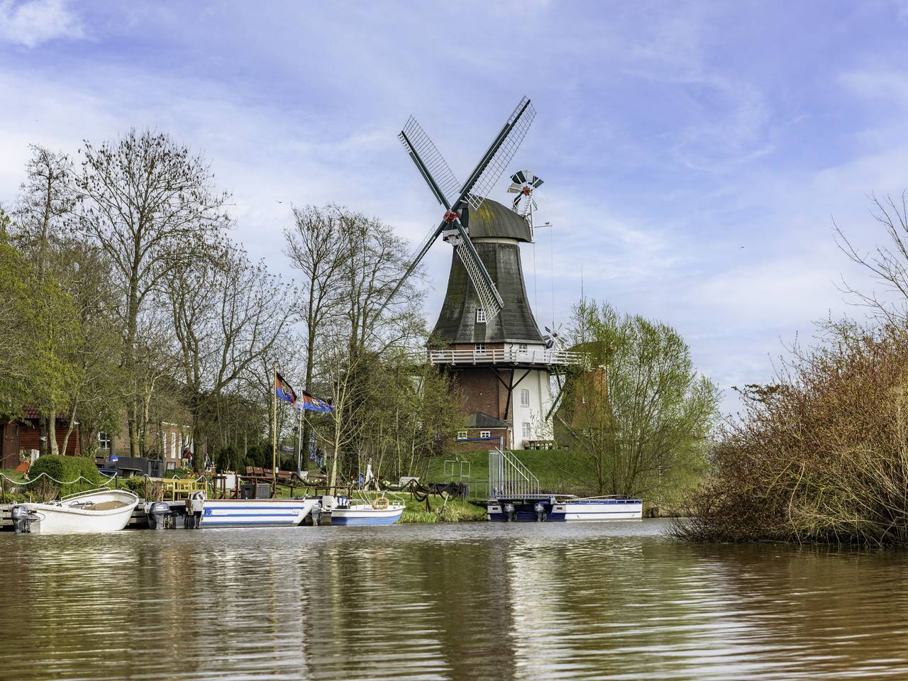 Ganze Ferienwohnung, Gästezimmer mit Terrasse in Pilsum, Krummhörn