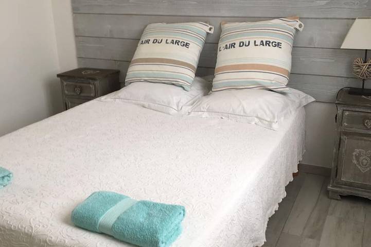 Apartamento entero, Apartamento de cuatro habitaciones Saint Cyr sur Mer La Madrague vista al mar en residencia vigilada in Saint-Cyr-sur-Mer, Costa mediterránea (Francia)