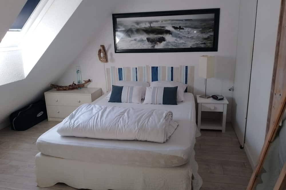 Maison de pêcheur individuelle au bord de l'eau in Larmor-Baden, Côte des Mégalithes