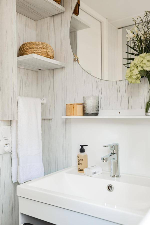 Camping für 4 Personen, mit Terrasse und Pool sowie Garten in Italienische Riviera - 2