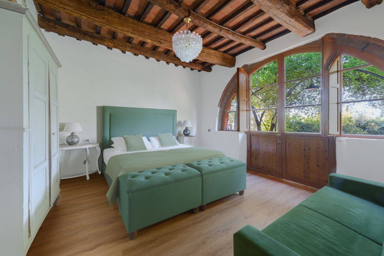 Villa Chianti with exclusive pool and typical barn in Panzano In Chianti, Chianti