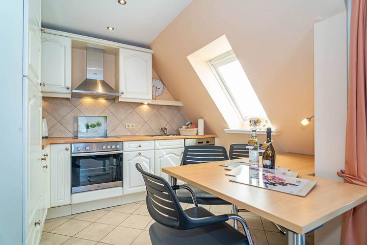 Ganze Wohnung, Großzügige 3- Zimmerwohnung für bis 4 Personen, mit Balkon. in Westerland, Sylt (Gemeinde)