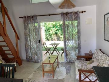 Gîte pour 2 personnes, avec vue ainsi que piscine et jardin dans Bora Bora