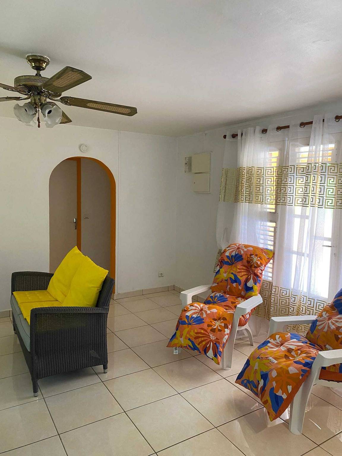 Charmantes Haus in Baie-Mahault mit eingezäuntem Garten in Baie-Mahault, Guadeloupe