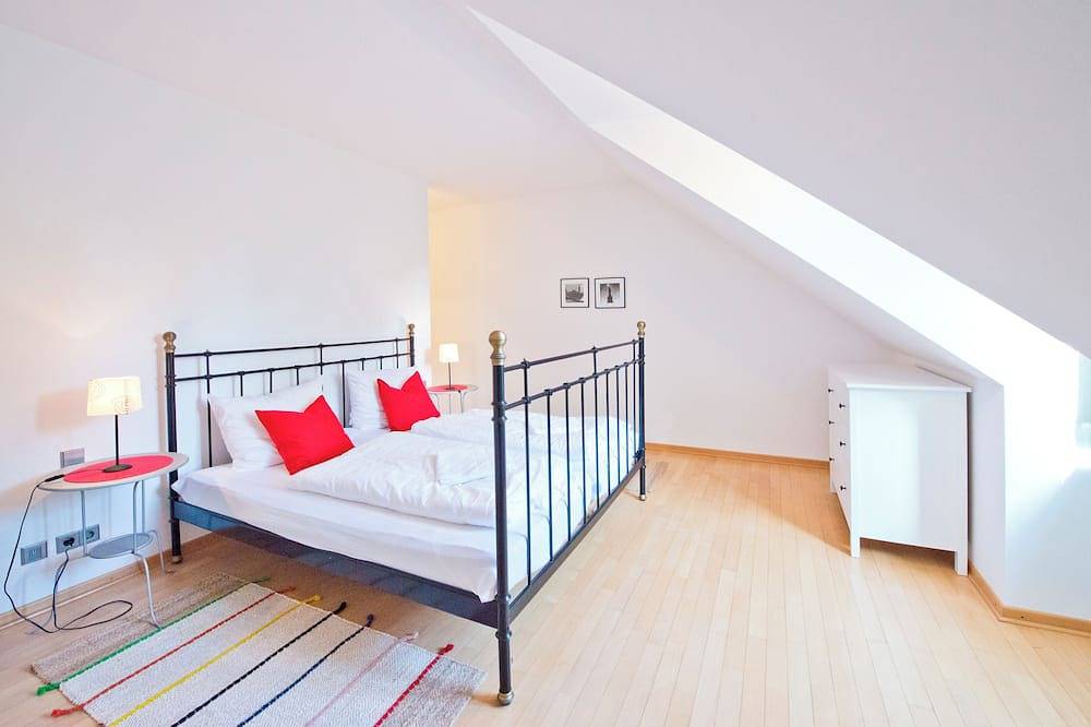 Ganze Wohnung, Großzügige Ferienwohnung \"Wölfchen\" direkt am Hafen von Rheinsberg in Rheinsberger See, Rheinsberg