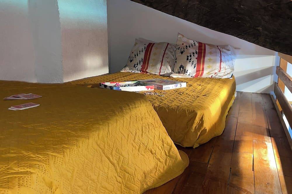 Family home with garden in the Gorges du Verdon in Quinson, Regionaler Naturpark Verdon
