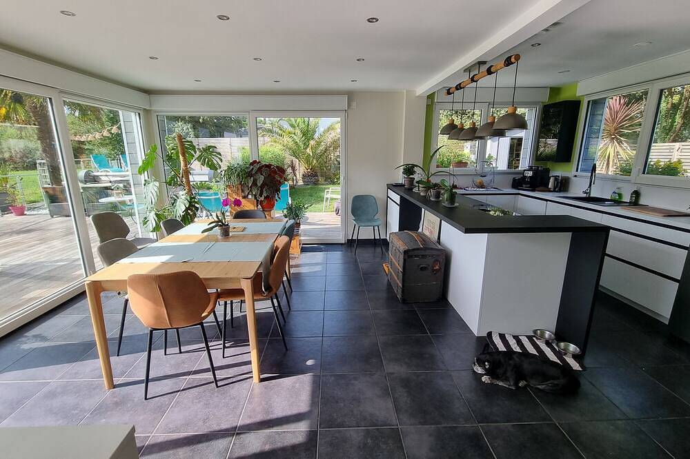 Habitación 'Hoëdic' con terraza compartida, Wi-Fi y aire acondicionado in Ploeren, Côte des Mégalithes