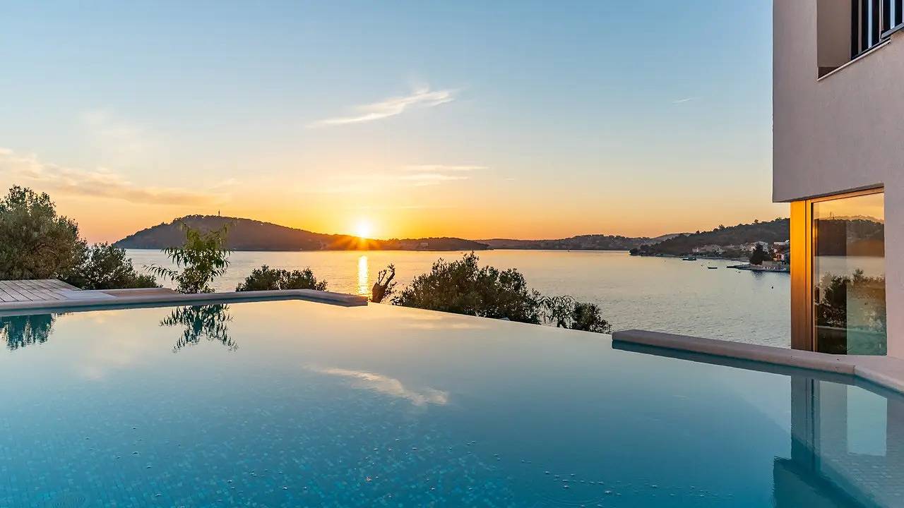 Villa für 10 Personen (390 m²) in Ražanj in Razanj, Šibenik-Knin