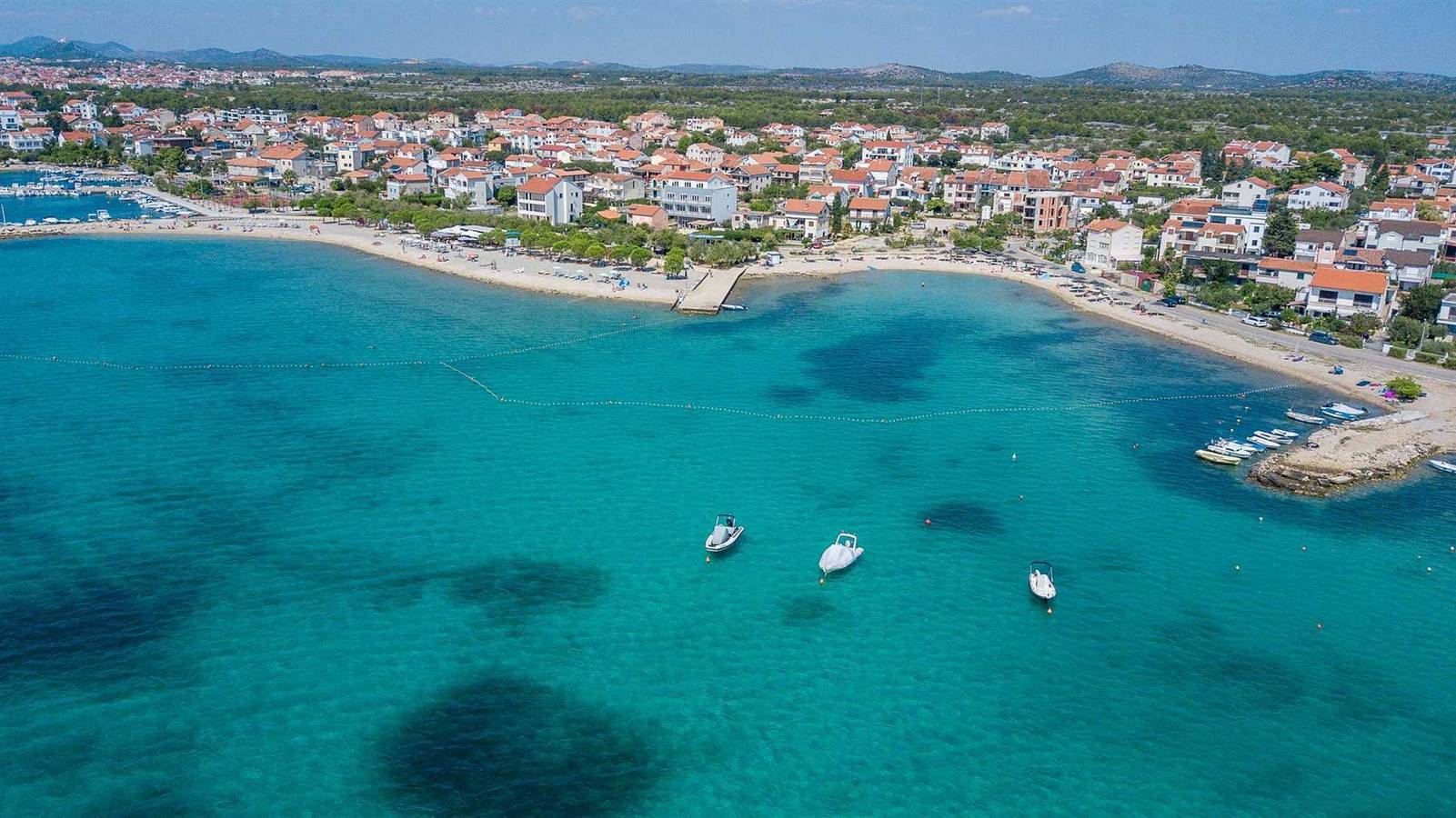 Ganze Wohnung, Cozy Seafront Apartment Sabbia, Steps from the Adriatic Sea, Srima Croatia in Srima, Šibenik-Knin