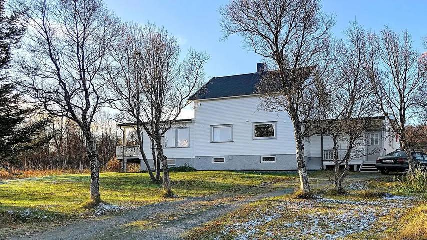 Ferienhaus für 10 Personen, mit Garten in Lyngen