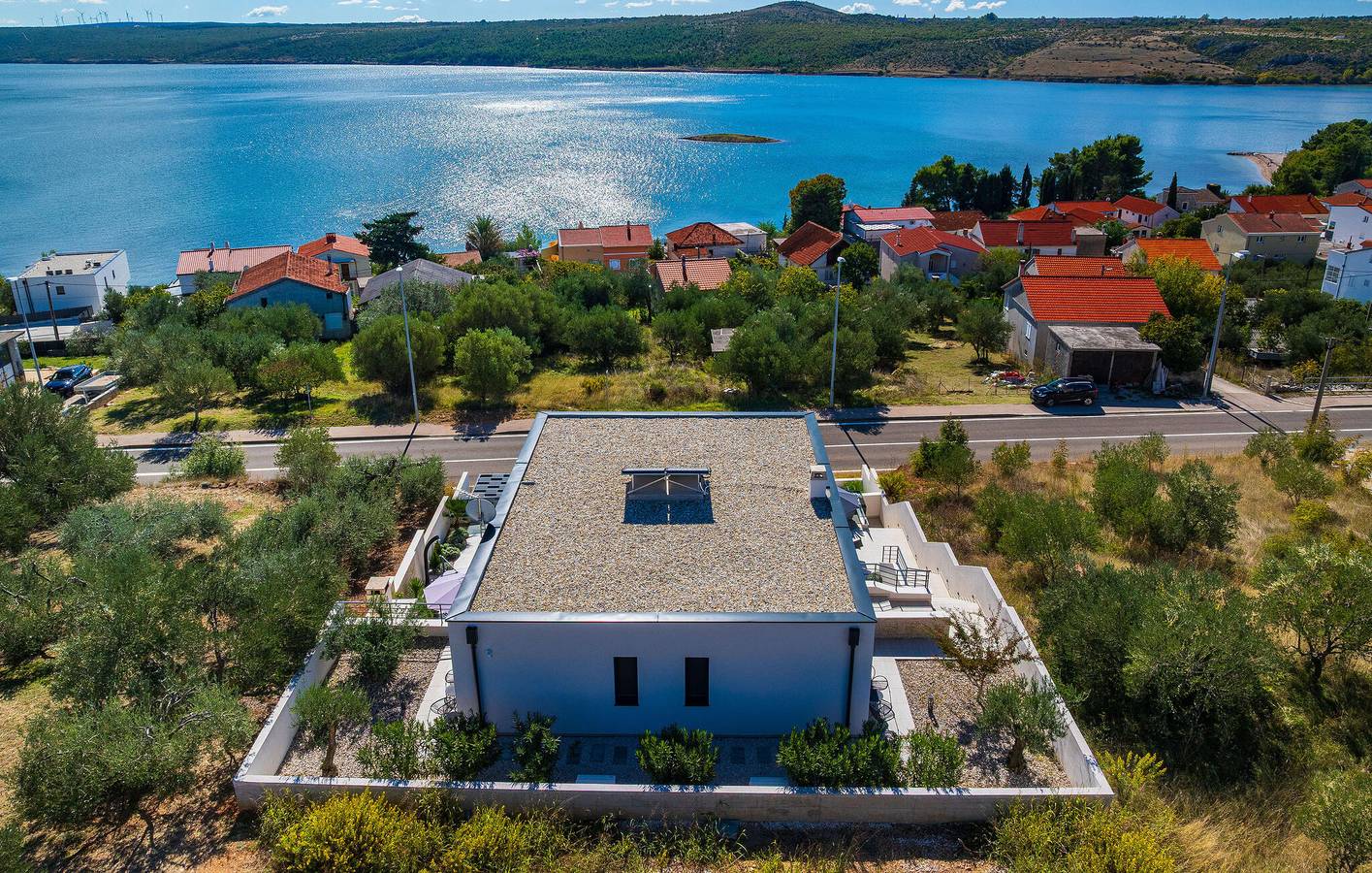 Malerische 200 m² große Wohnung mit Meerblick, Pool und WLAN – 500 m vom Strand entfernt in Novigradsko More, Zadar