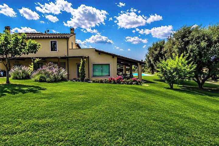 Location de vacances pour 11 personnes, avec jardin et jacuzzi, animaux acceptés à Calvi dell'Umbria - 4