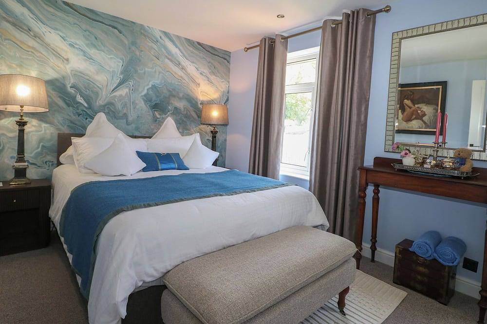 The Dacha, family friendly, with a garden in Winchester in Winchester, South Downs