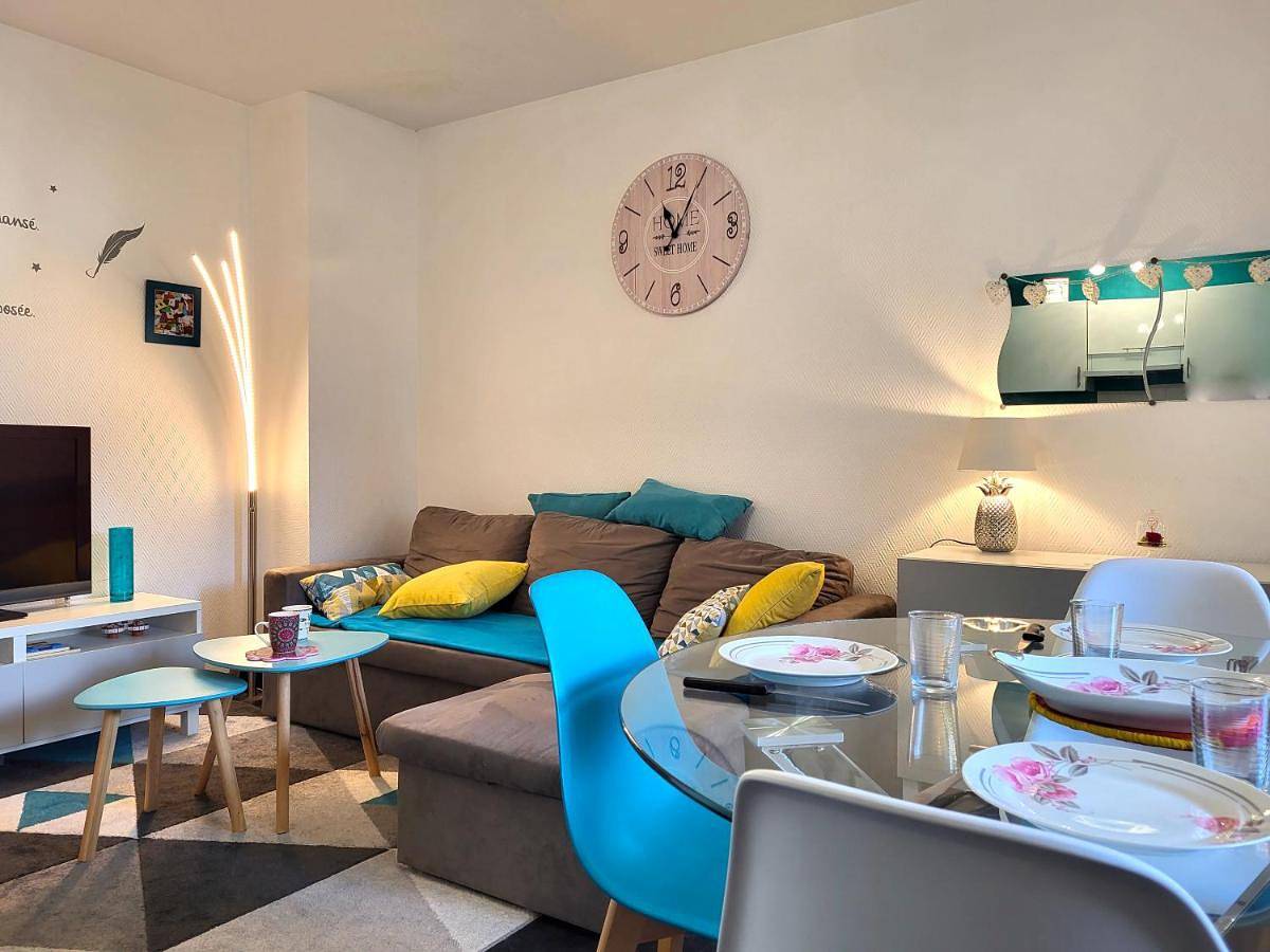 Appartement entier, La Perla : F2 sans vis-à-vis, au pied du Rer B in Gif-sur-Yvette, Parc naturel régional de la Haute Vallée de Chevreuse