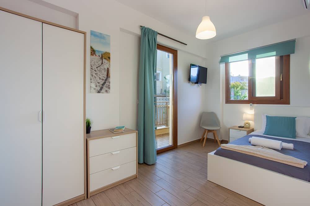 Kladissos Family Seaside Villa with heated pool, hydromassage and barbecue! in Agia Pelagia, Achlada
