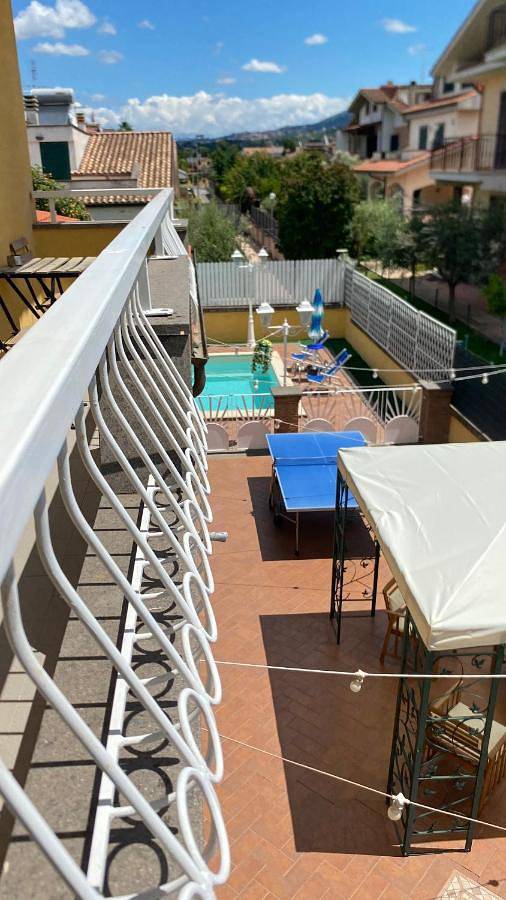 Camera Matrimoniale con Bagno Privato e balcone in Ciampino, Castelli Romani