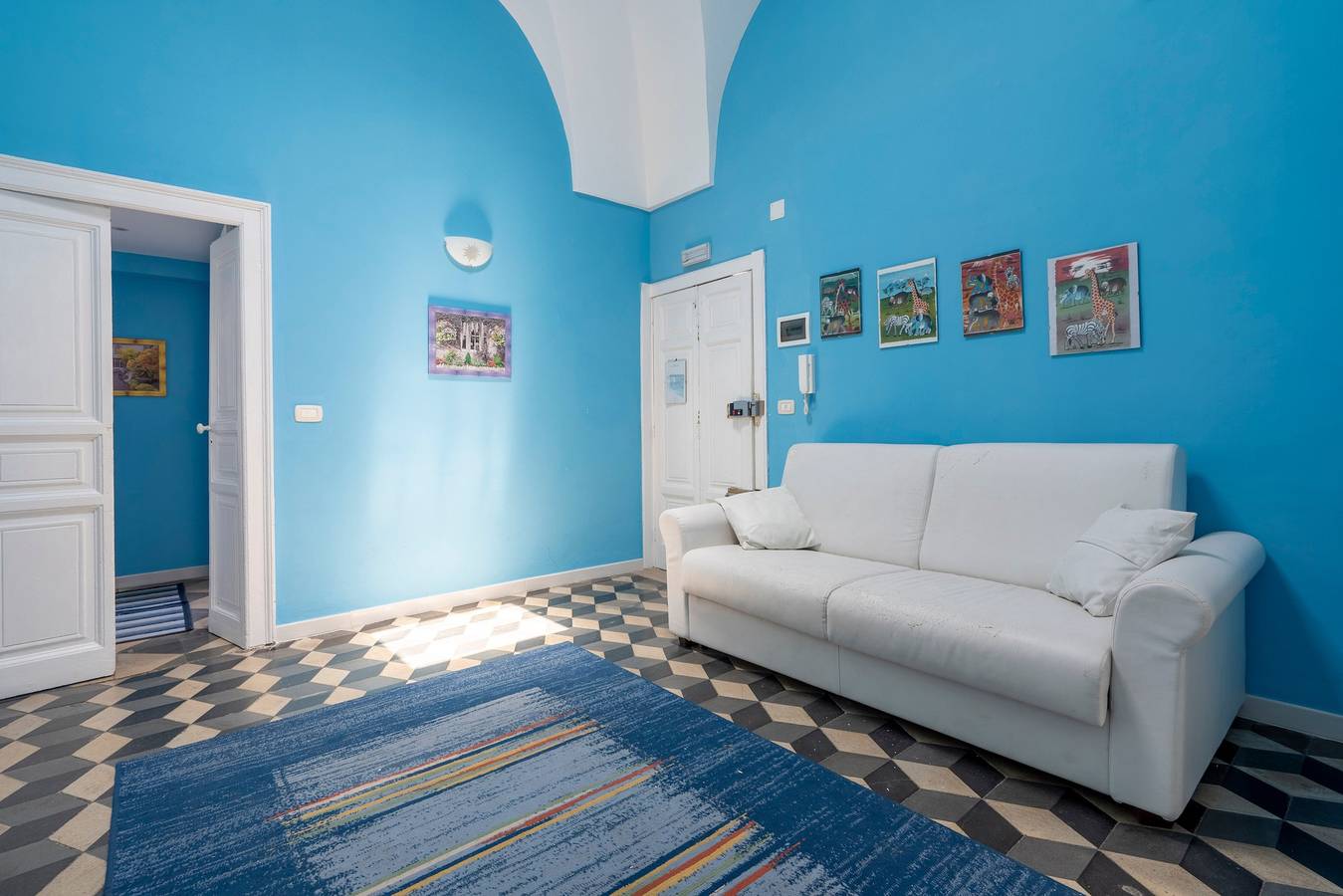 Entire apartment, Apartment 'I Cieli Di Ostuni' with Balcony, Wi-Fi and Air Conditioning in Ostuni, Salento