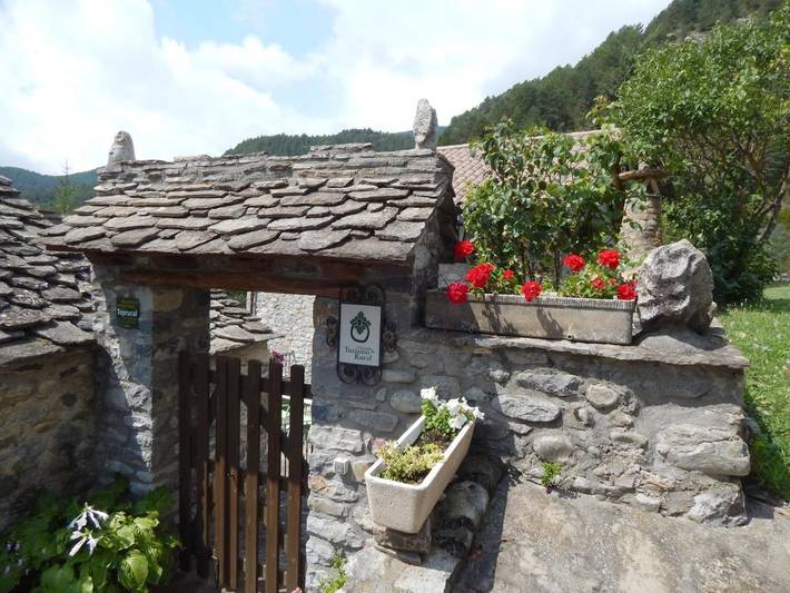 Casa rural para 4 personas, con Balcón y Terraza además de Jardín y Vistas en Provincia de Huesca - 4