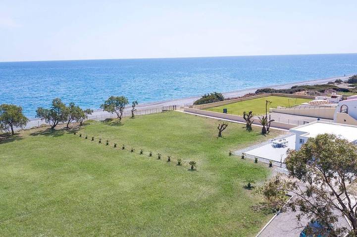 Beach house for 6 people, with terrace and garden as well as hot tub in Rhodes
