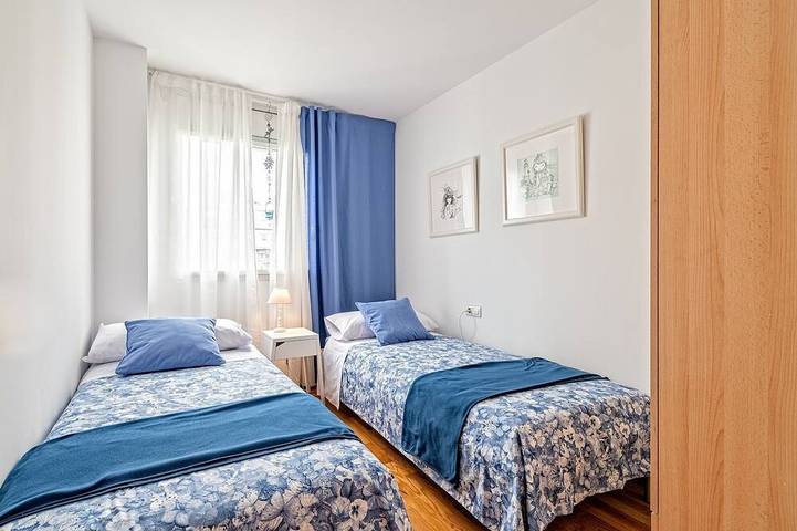 Appartement entier, Cálido apartamento con piscina en Barcelona. in Ripollet, Barcelone l'intérieur des terres