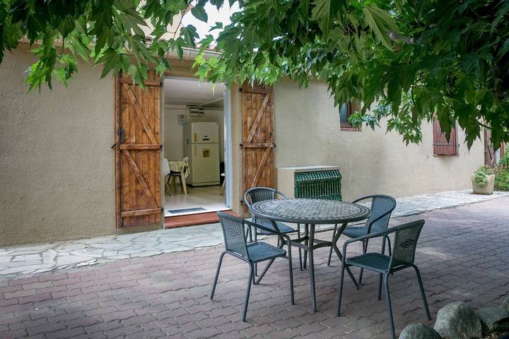 Gîte pour 3 personnes, avec sauna et jardin ainsi que terrasse et piscine à Elne