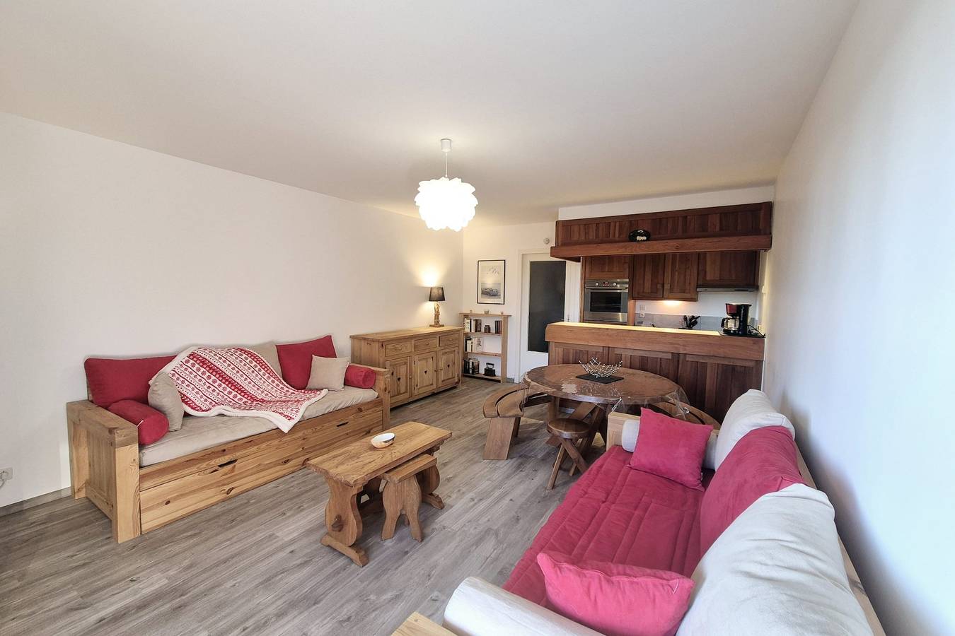 Appartement entier, Séjour nature et ski au Revard – Terrasse plein sud, accès pistes in Le Revard, Les Déserts