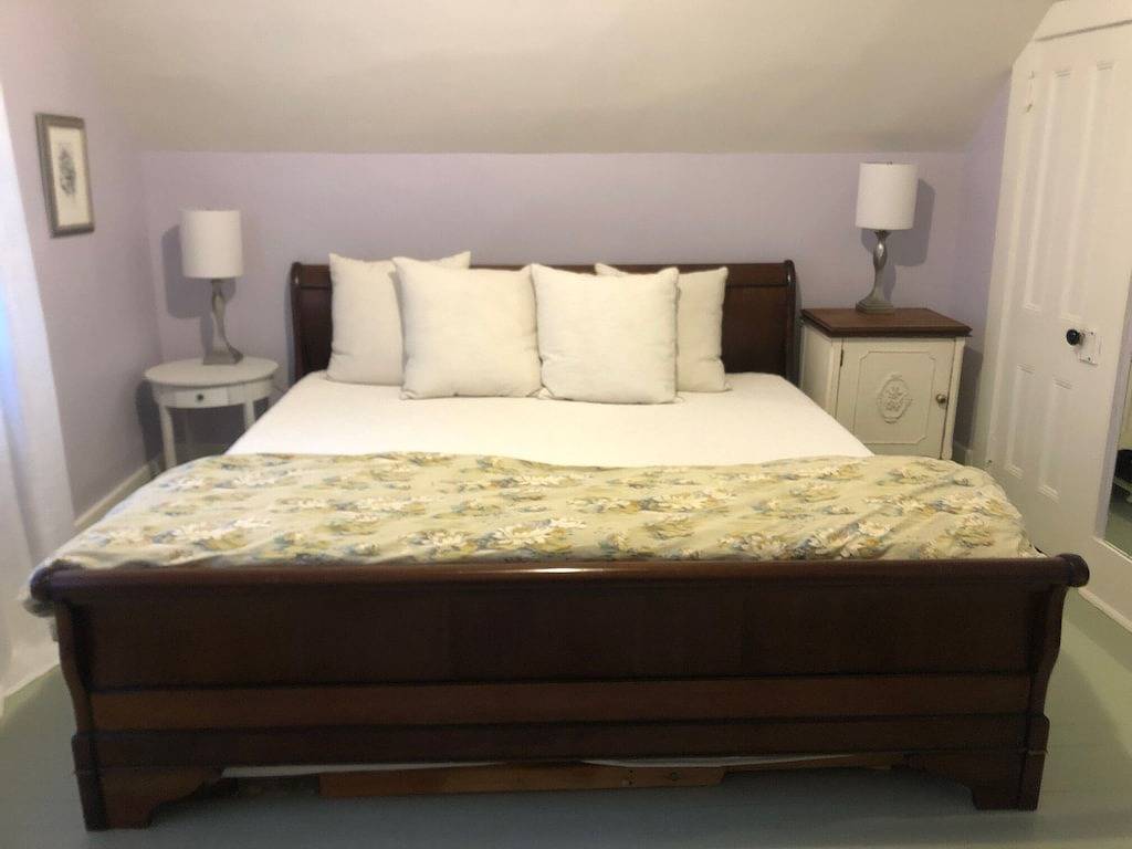 Heritage Home In The Heart Of Nelson in Nelson, Whitewater Ski Resort