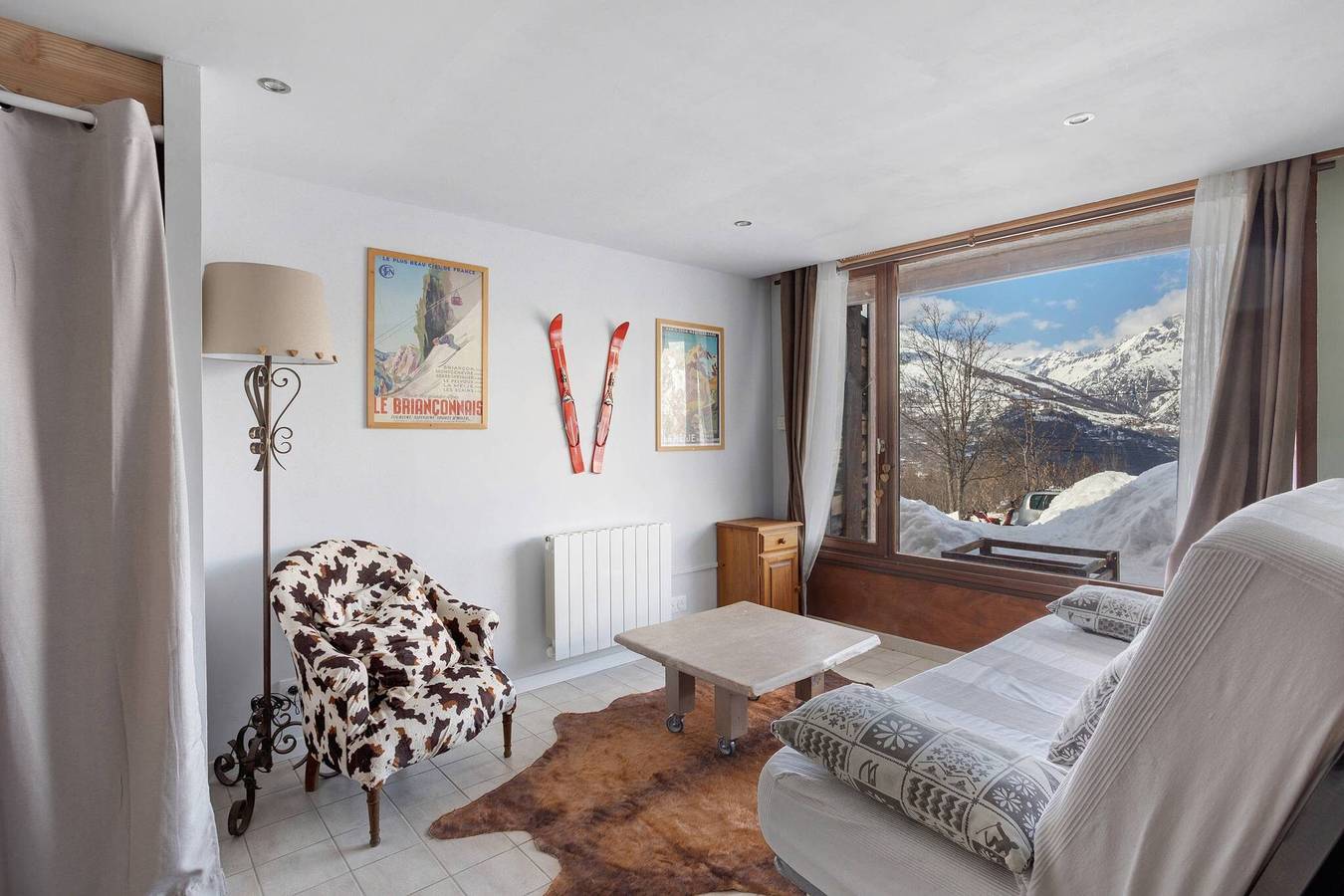 Appartement entier, Studio 'Prey Sabeyran' avec vue montagne, terrasse et jardin partagés in Puy-Saint-Vincent, Parc national des Écrins