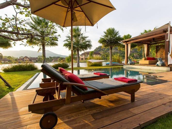 Holiday home for 6 people, with garden and pool as well as balcony in Hua Hin