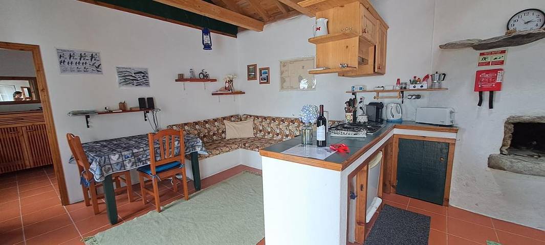 Gîte pour 3 personnes, avec terrasse à Lajes das Flores - 2