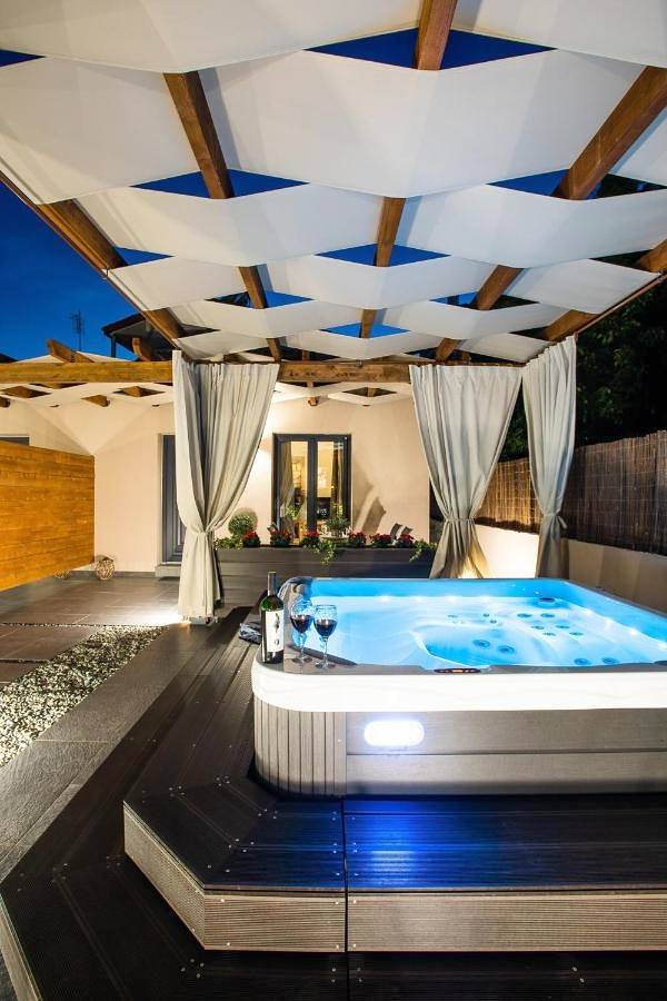 Location de vacances pour 4 personnes, avec jacuzzi et jardin dans Kalambáka - 3