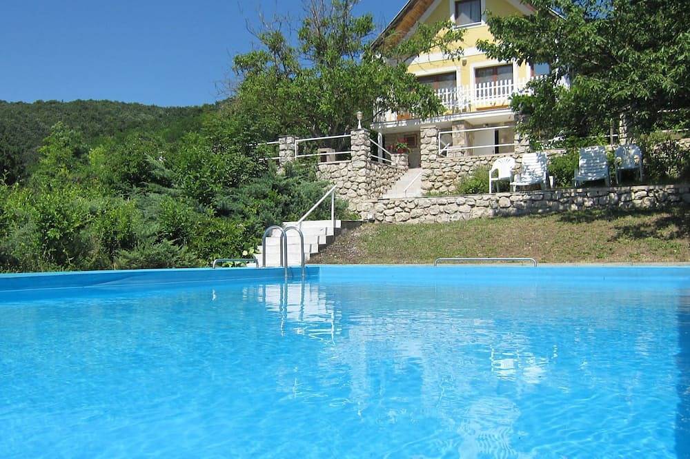 Traditionelle Villa mit Pool und Ausblick in Sümeg, Balaton Region