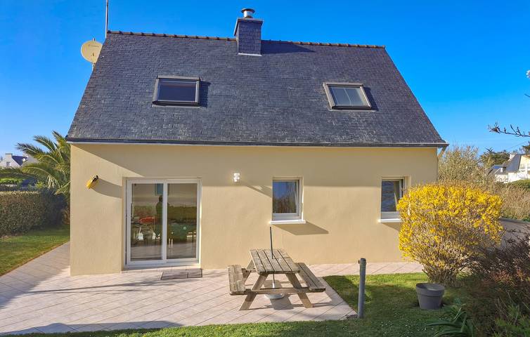 Appartement en bord de mer avec parking et jardin in Plouguerneau, Région de Brest