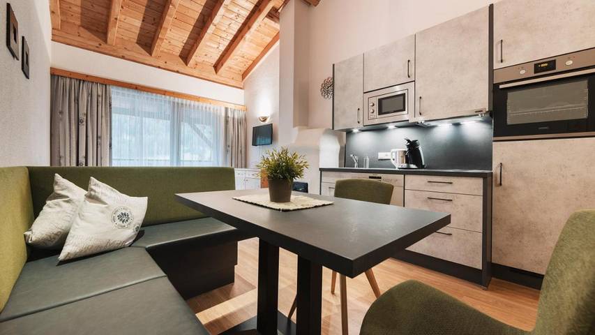 Ferienwohnung für 4 Personen, mit Ausblick und Balkon in Ischgl - 3