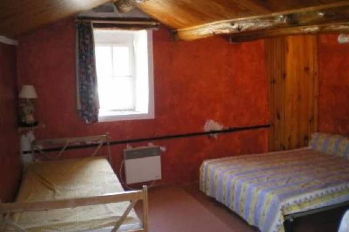Gîte pour 4 personnes, avec terrasse et jardin, animaux acceptés dans les Alpes-de-Haute-Provence - 2