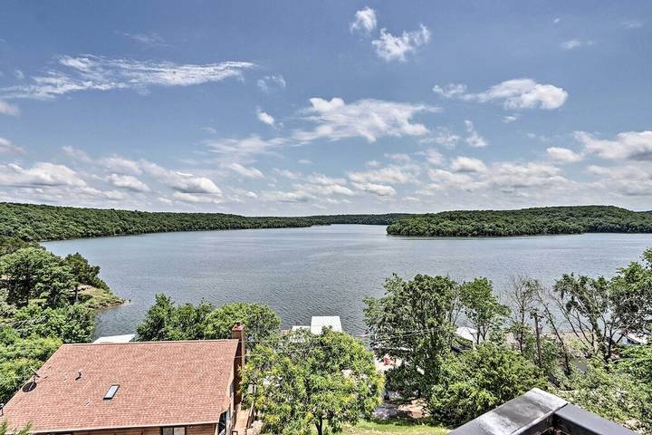 Holiday home for 20 people, with balcony in Lake of the Ozarks