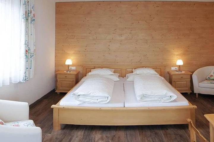 Ferienwohnung für 2 Personen, mit Balkon in Raggal