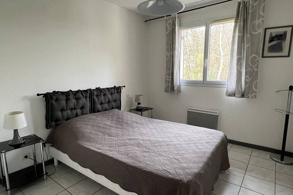 Entire apartment, Cozy 1-Bedroom Apartment with Terrace, Parking, Near Thermal Baths – Sleeps 3 in Cambo-les-Bains, Bayonne region