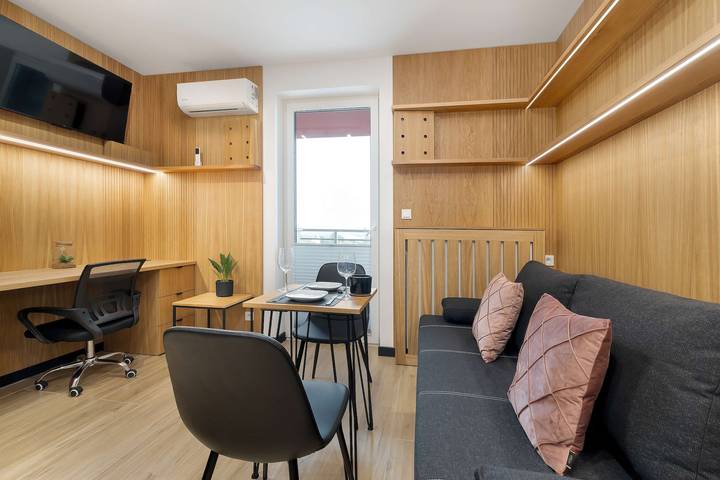 Ganze Wohnung, Lublin | SpÃ³ÅdzielczoÅci Pracy 36 | Exceptional studio | Air conditioning in Lublin, Lublin und Umgebung