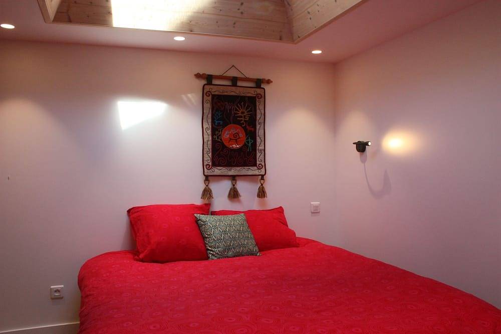 Entire apartment, The happiness studio in Veyrier-du-Lac, Annecy region