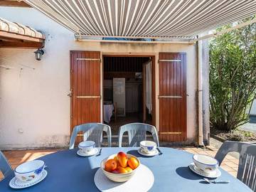 Gîte pour 5 personnes, avec terrasse dans Plage des Nonnes