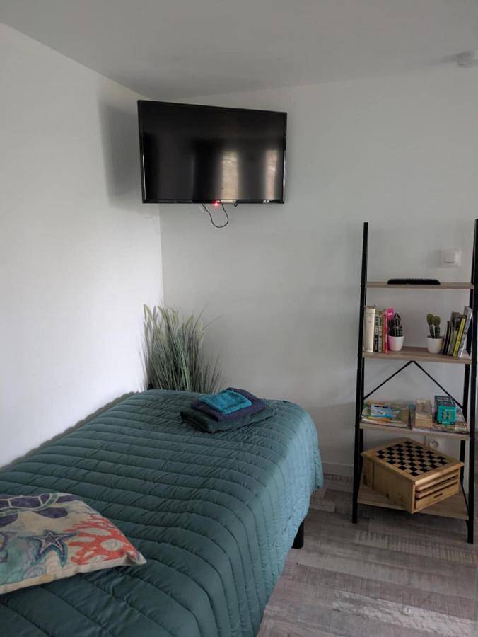 Gîte pour 3 personnes, avec vue ainsi que jardin et terrasse à Locmiquélic - 4