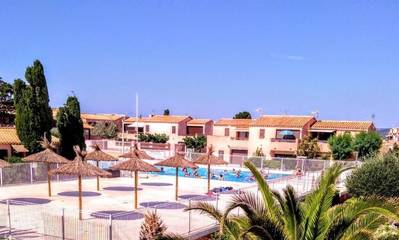 Gîte pour 2 personnes, avec terrasse et piscine dans Leucate naturiste