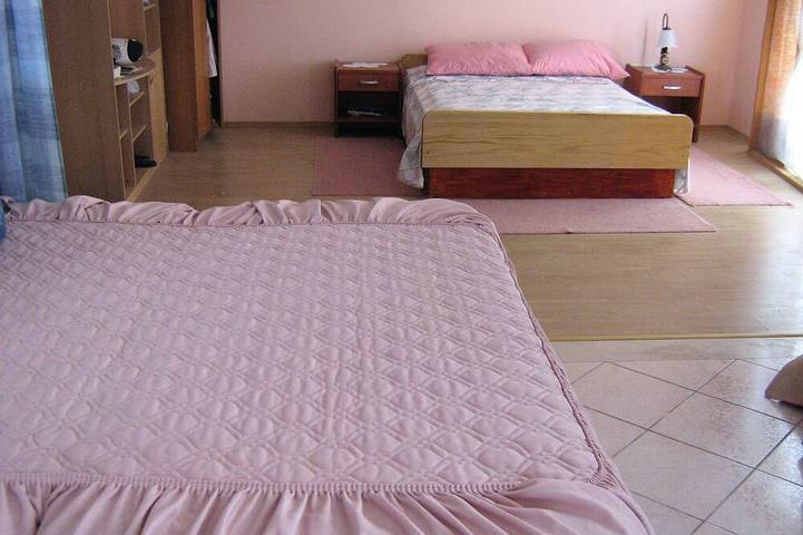 Ganze Wohnung, 2-Zimmer-Ferienwohnung mit Terrasse und Meerblick Kneza, Korcula in Račišće (Dalmatien), Korcula