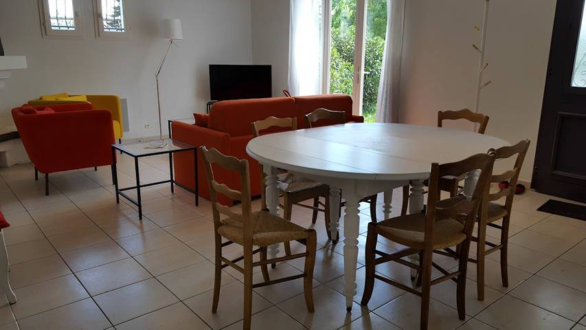 Gîte pour 5 personnes, avec jardin ainsi que terrasse et piscine dans le Tarn - 4